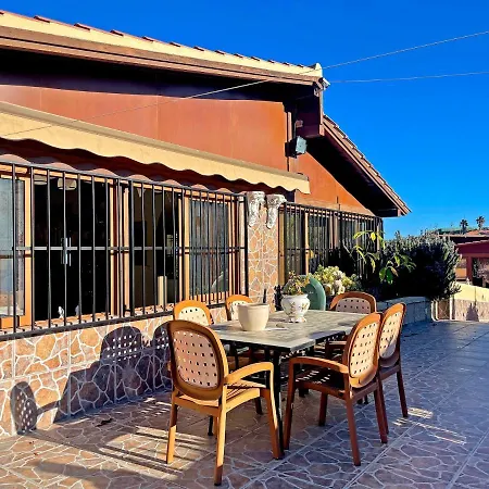 Alpesi faház Exquisite Rural House With Garden, Pool And Sea Views *