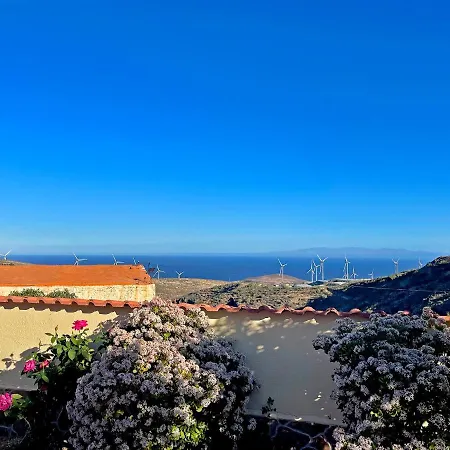 Alpesi faház Exquisite Rural House With Garden, Pool And Sea Views