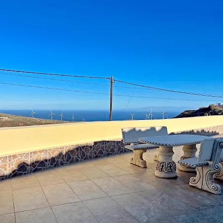 Alpesi faház Exquisite Rural House With Garden, Pool And Sea Views *