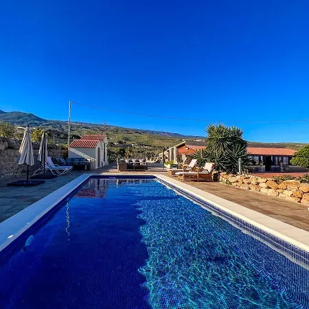 Exquisite Rural House With Garden, Pool And Sea Views