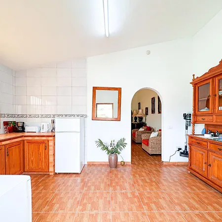 Alpesi faház Exquisite Rural House With Garden, Pool And Sea Views *