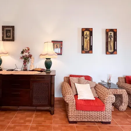 Alpesi faház Exquisite Rural House With Garden, Pool And Sea Views *