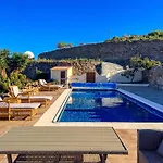 Exquisite Rural House With Garden, Pool And Sea Views Domek alpejski