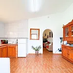 Domek alpejski Exquisite Rural House With Garden, Pool And Sea Views *