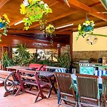 Exquisite Rural House With Garden, Pool And Sea Views Domek alpejski