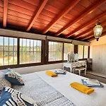 Domek alpejski Exquisite Rural House With Garden, Pool And Sea Views Arico Viejo