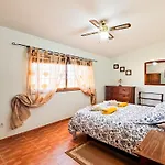Domek alpejski Exquisite Rural House With Garden, Pool And Sea Views *